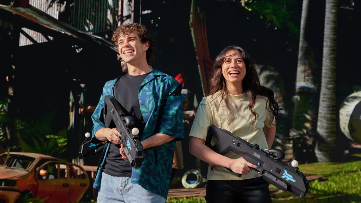 zlvr-hero-laughing-duo